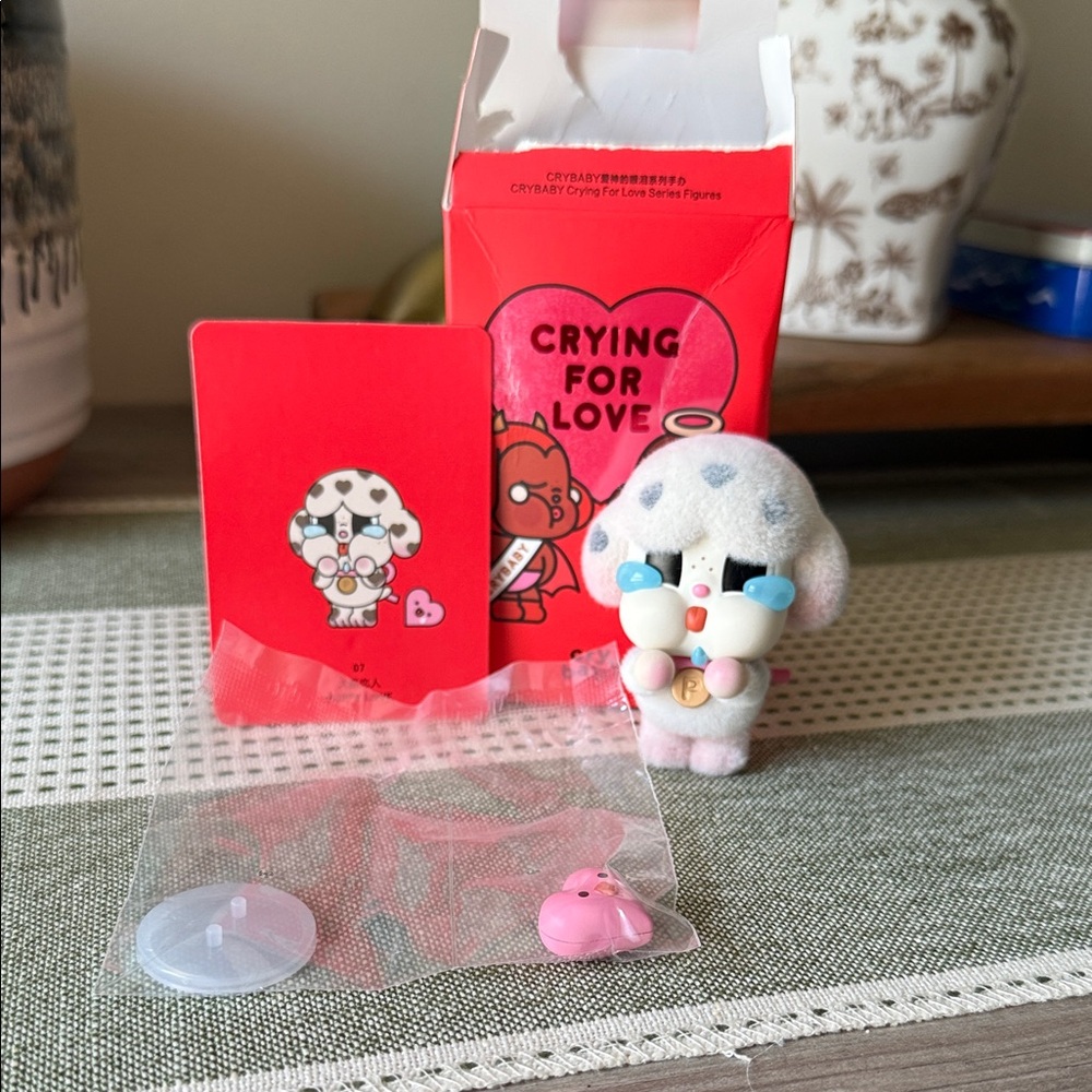 POP MART Crying for Love